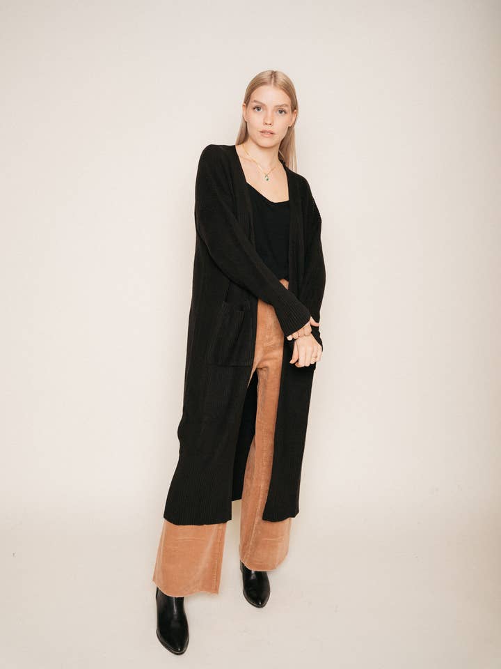 Fall 23 - Supermoon Cardigan - Zwart voor wholesale door Jackson Rowe