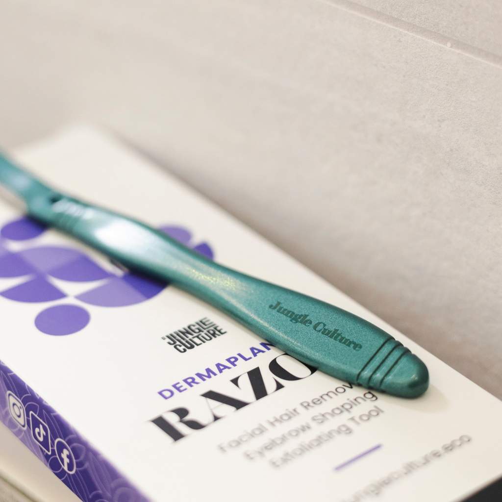Jungle Culture - Wholesale Wenkbrauwscheermes/Shaper - Dermaplaner wenkbrauwscheermes - herbruikbare metalen scheermesjes (Shaper)14