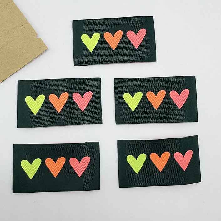 L’Étiquette Home Couture – wholesale Craft sewing kit – Sew-on Woven Label: 3 hearts - FLUO and KHAKI3