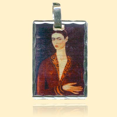 Autoritratto di Frida, 1926, ciondolo a forma di icona in argento per la vendita all'ingrosso da parte di Moosepablos, Inc.