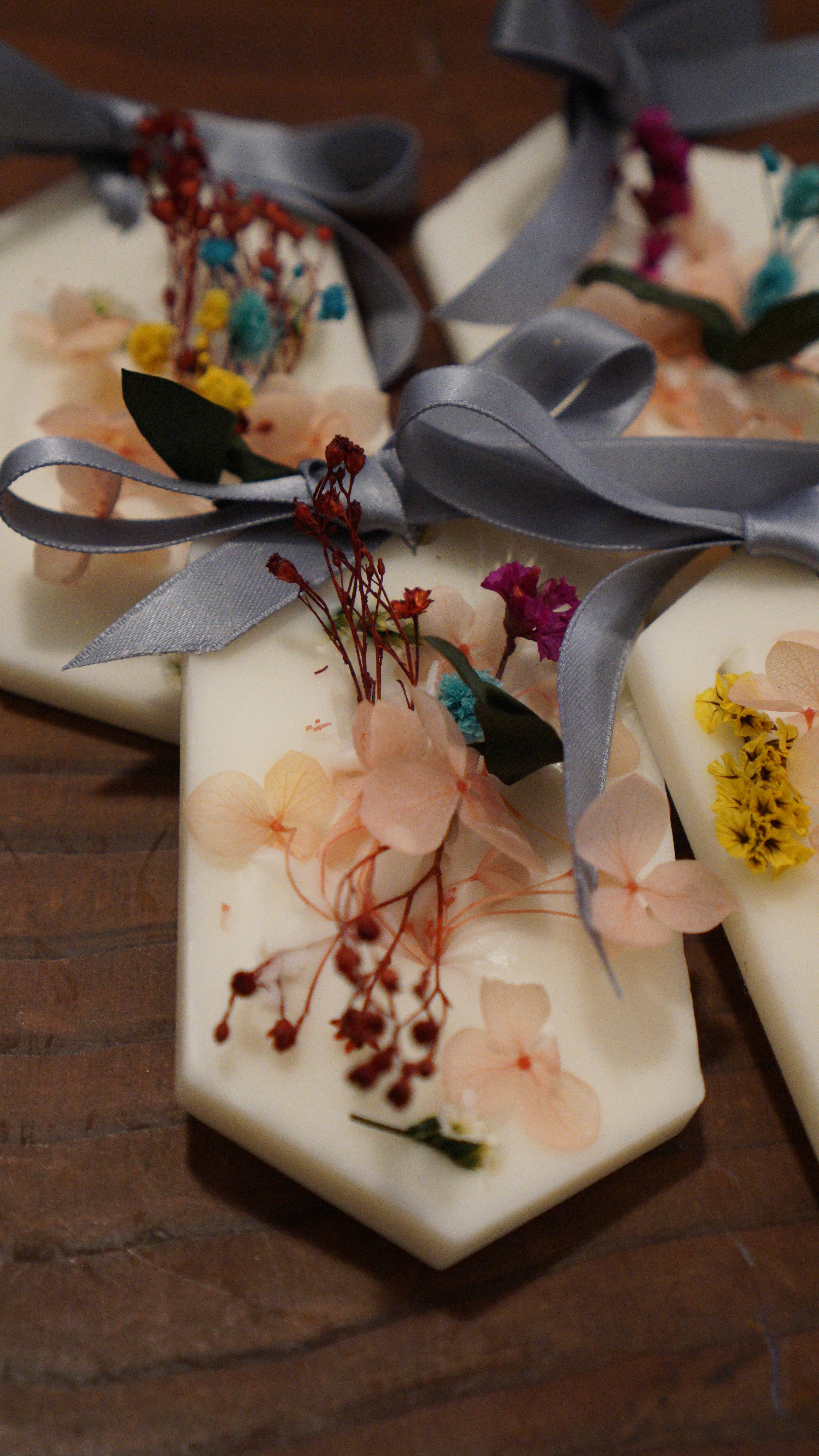 FESTINA LENTE MILANO - Wholesale Wax Melt - Scented Cameos with Dried Flowers1