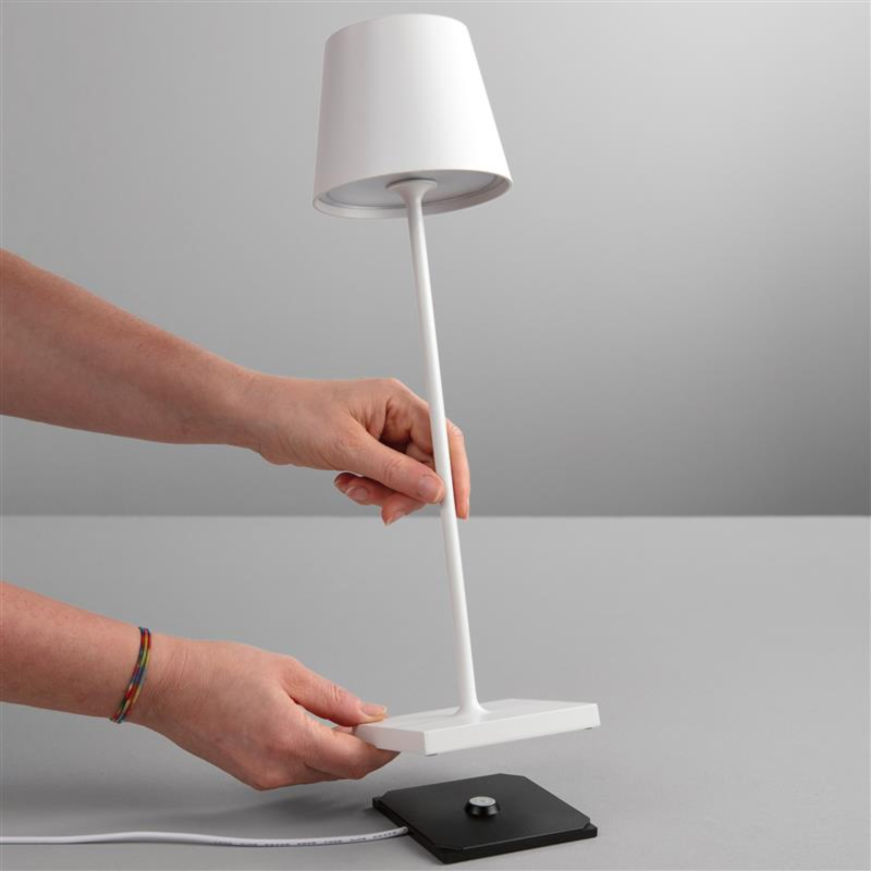 Gruppo F.T – Engroshandel Skrivebordslampe – Drink bordlampe i metal med batteri og touch-dæmper5