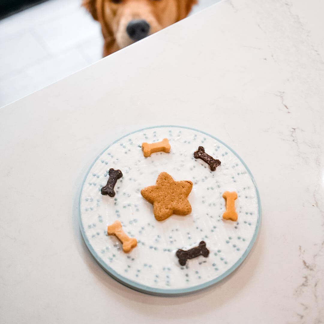 Cali Fluff Co. - Wholesale Pet Food Mat - Dog - Round Lick Mat1