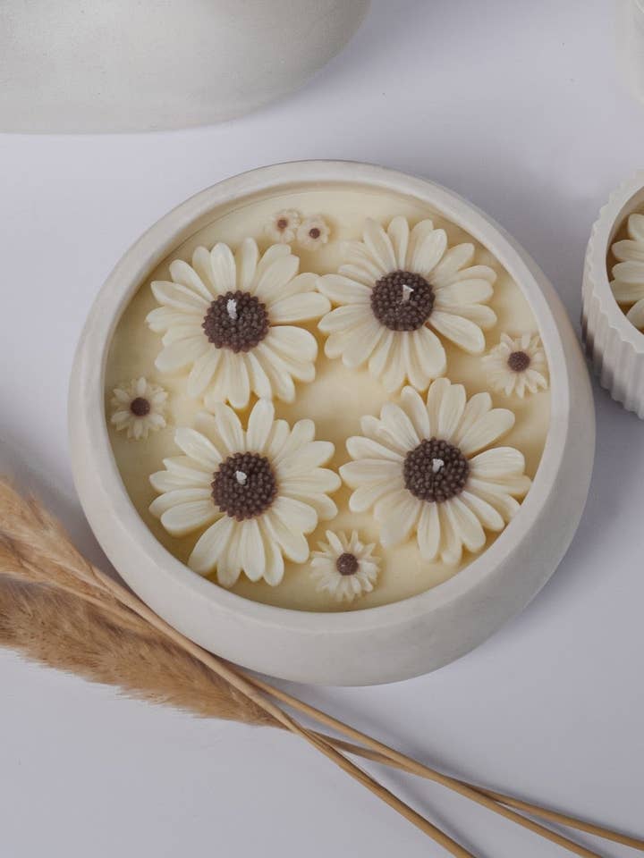 Candela profumata Natural Big Daisy per la vendita all'ingrosso da parte di Hiroyi Decor