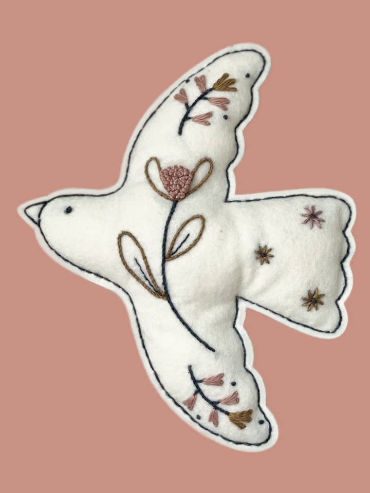 Gestickte Wanddekoration - Schöner rosa Vogel für den Großhandel von Les Yeux fripons