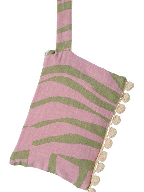 CLUTCH KITHNOS ponpon PINK & OLIVE voor wholesale door AELIA ANNA