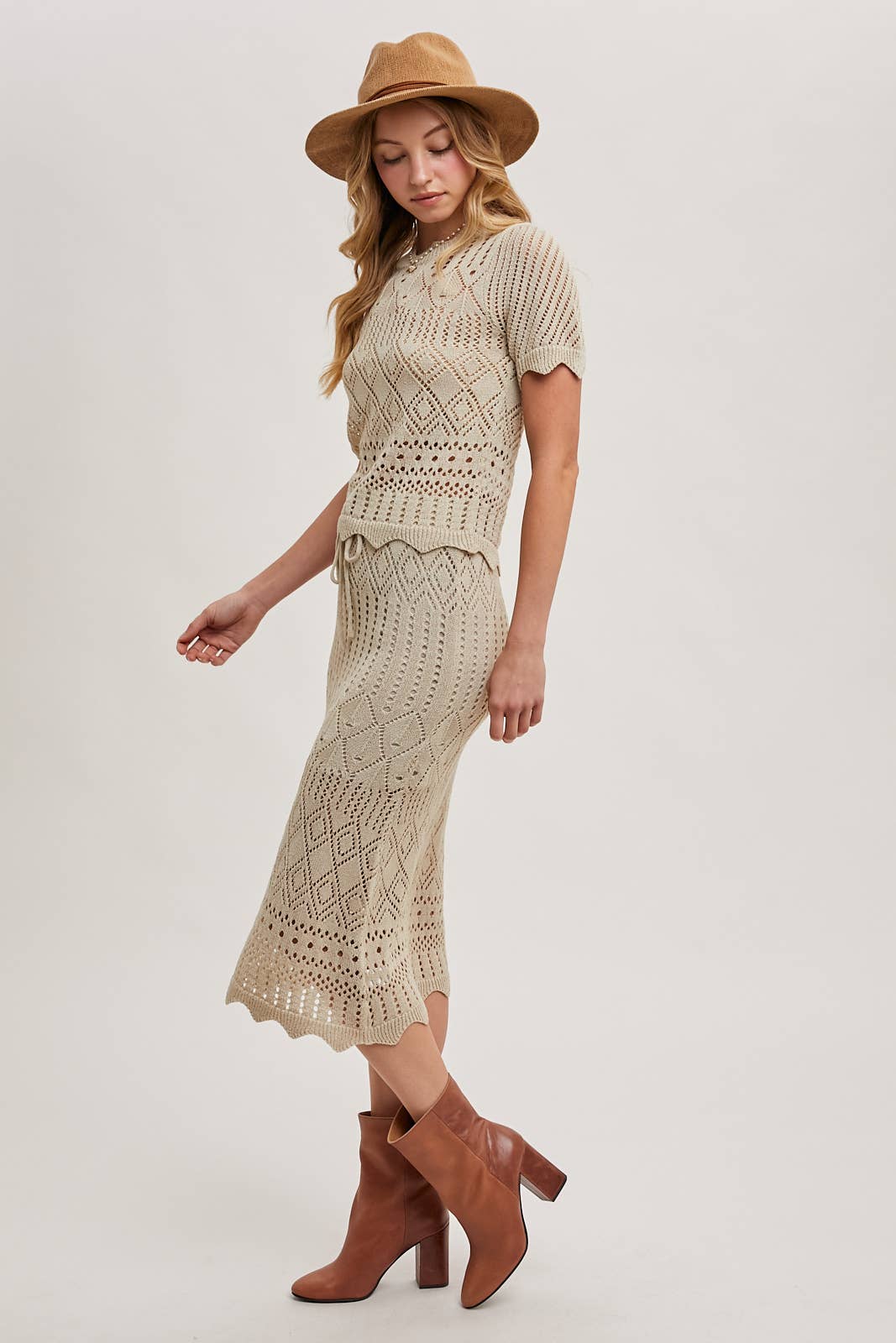 Bluivy – Großhandel Set aus Oberteil und Rock – Damen – GEHÄKELTES STRICKPULLOVER UND ROCK MIT WELLENSAUM-SET4