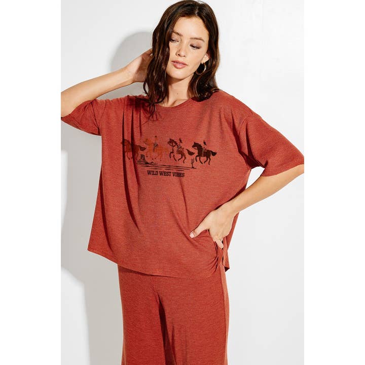 Conjunto de top y pantalones de tela térmica con estampado West Vibes para venta al por mayor de Phil Love