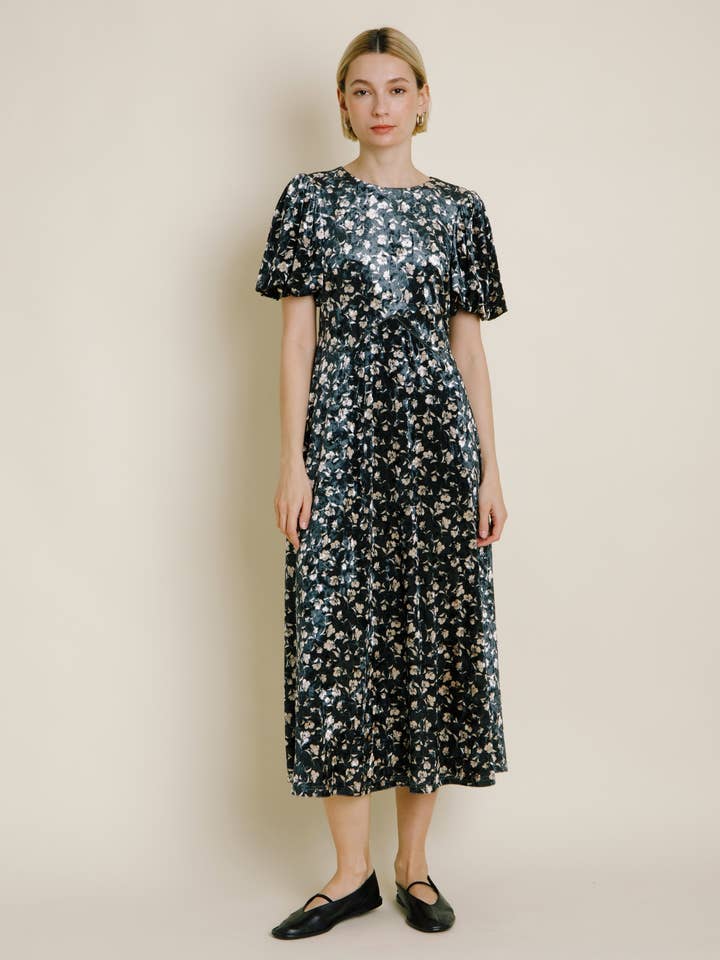 AD1754 - VESTIDO MIDI DE TERCIOPELO CON CORDÓN para venta al por mayor de Aureum