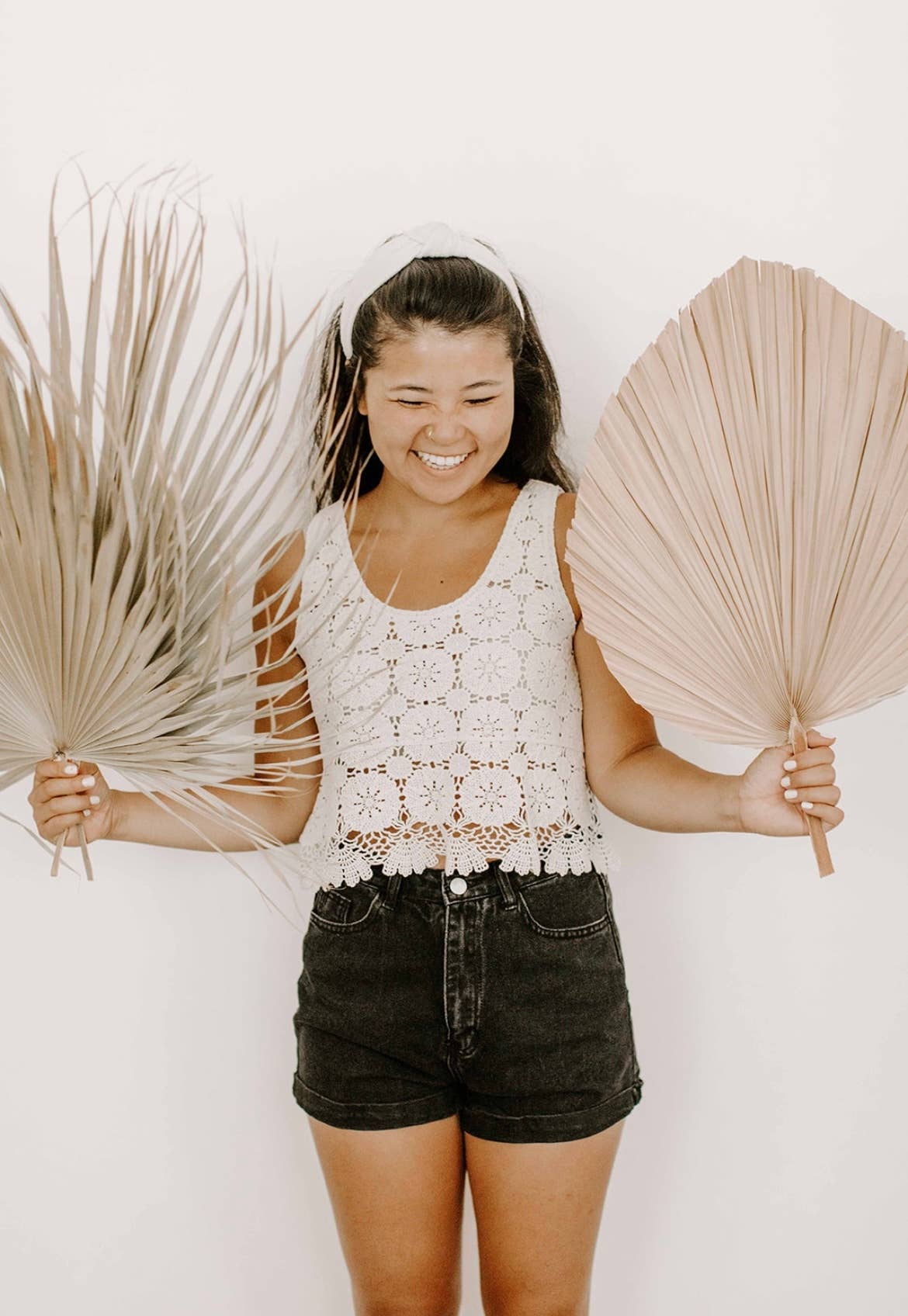 The Blooming Palm - Wholesale Retailermonster - Set van 3 natuurlijke palmwaaierbladeren met veervormige uitstraling + 1 gratis palmwaaier van 51 cm5