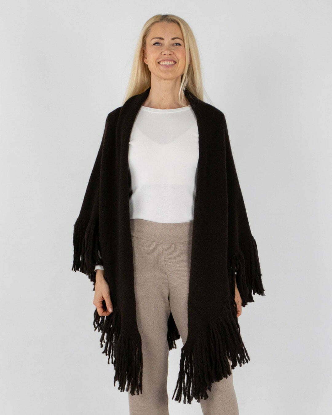 Merete Dèhn - Wholesale Wrap - Women's - Daisy Shawl - Alpaca & Merino Wool5