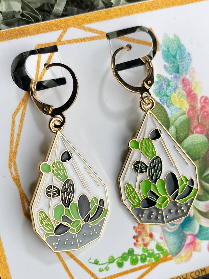 OHRRINGE MIT VERGOLDETEN HASENOHREN, KAKTUS IM TERRARIUM für den Großhandel von Soraya Moon Co.