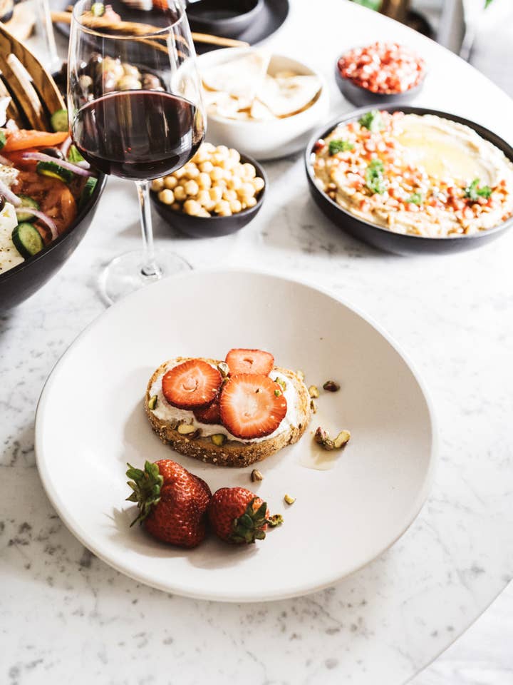 Assiette en grès 26 cm | Dadasi pour la vente par GHARYAN Stoneware & More | Europe