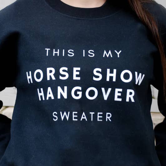 Pull "Horse Show Hangover" - Noir pour la vente par Laced Reins Equestrian
