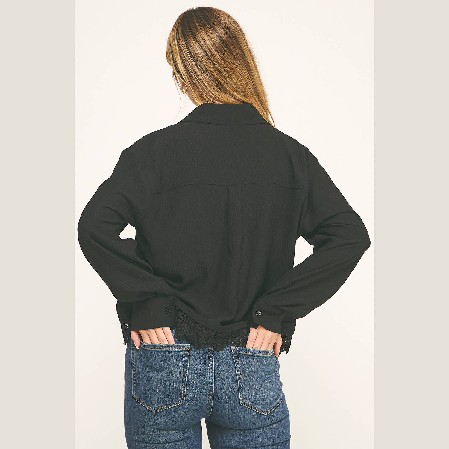 Winslow Collection - Vendita all'ingrosso Camicia button down - Donna - CAMICIA A MANICHE LUNGHE CON ORLO IN PIZZO CLASSICO CHARM7