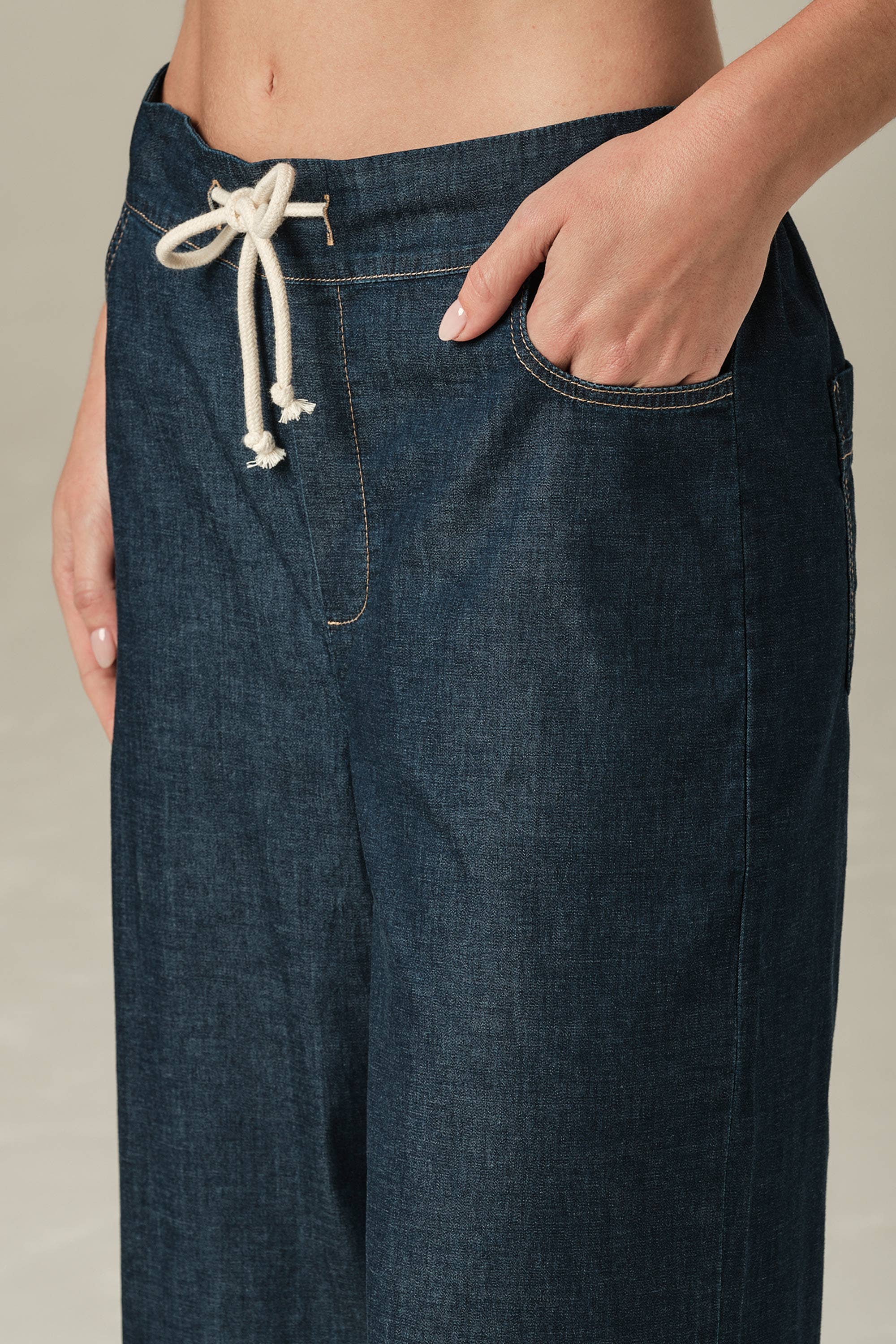 JEAN Jogger en jean Monday Blues en vente sur Faire3