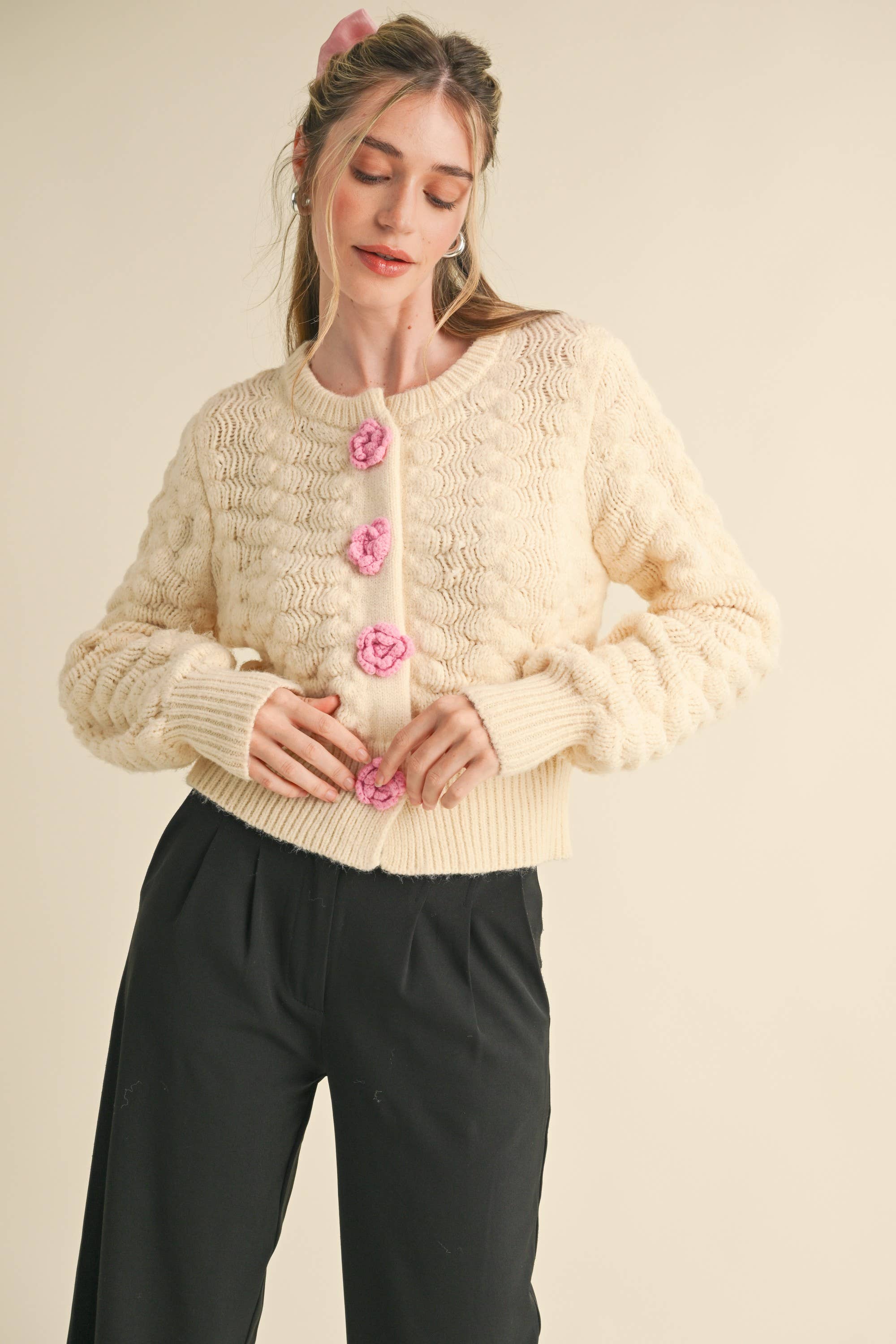 &MERCI - Wholesale Cardigan - Women's - TEXTURED SWEATER CARDIGAN WITH KNIT ROSETTE DETAIL MSW107351