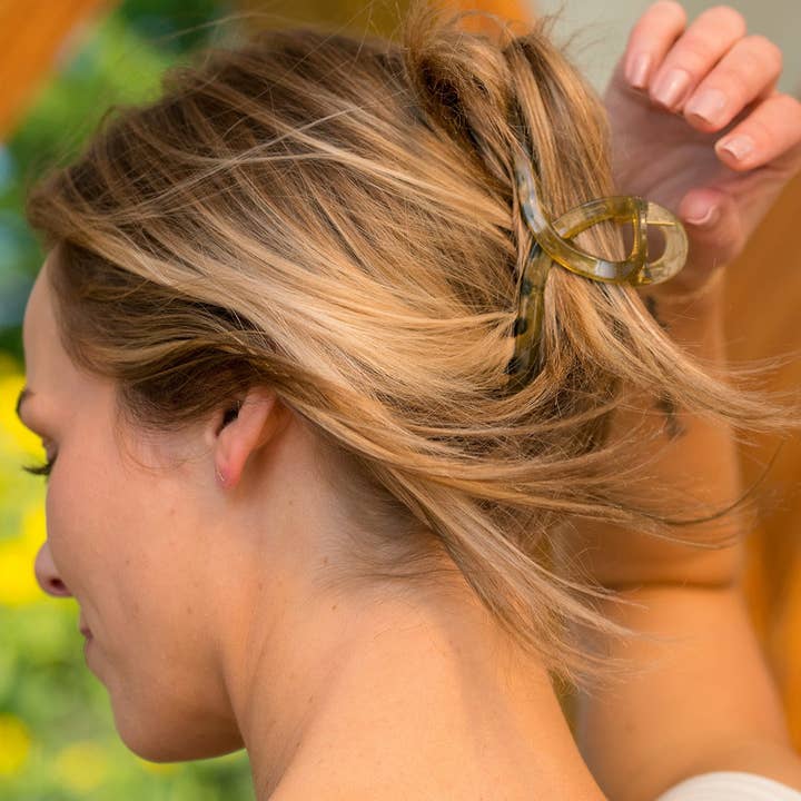 Sage Green Claw Clip for wholesale by Archi