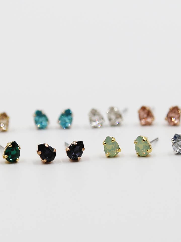 Liten Teardrop Swarovski dubbar för wholesale av Acute Designs