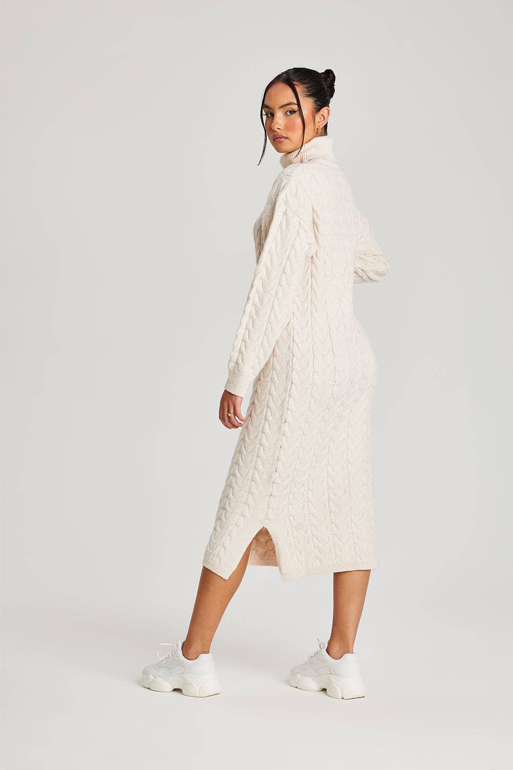 Urban Bliss – wholesale Dress – Women's – Ascot Longline Cable Dress2