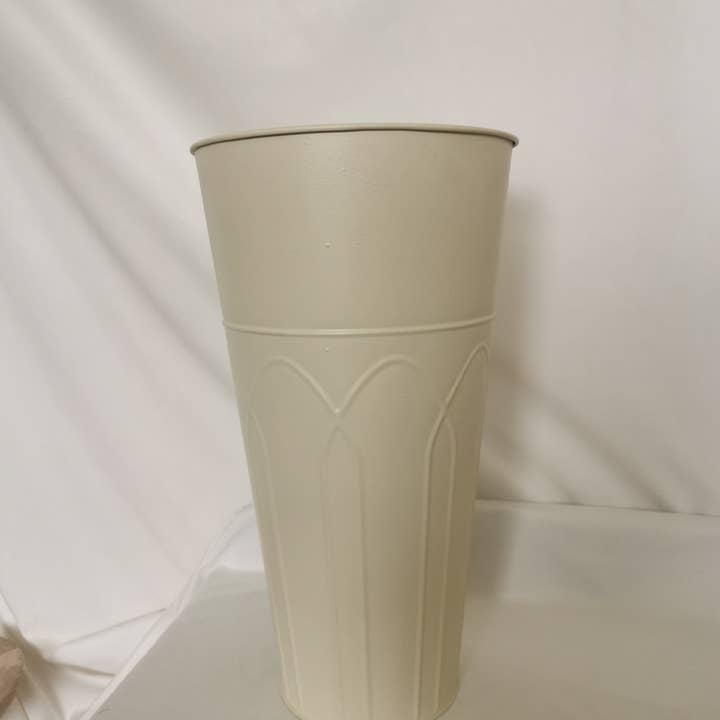Casa Style - Wholesale Bucket/pail - Creamy Round Tin Bucket1
