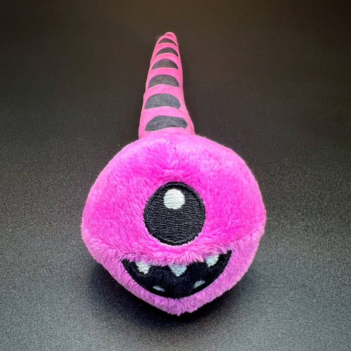 Pink Eye Jr. and other Purchase Wholesale garrafas pet 2 litros. Free Returns & Net 60 Terms on Faire trending on Faire.