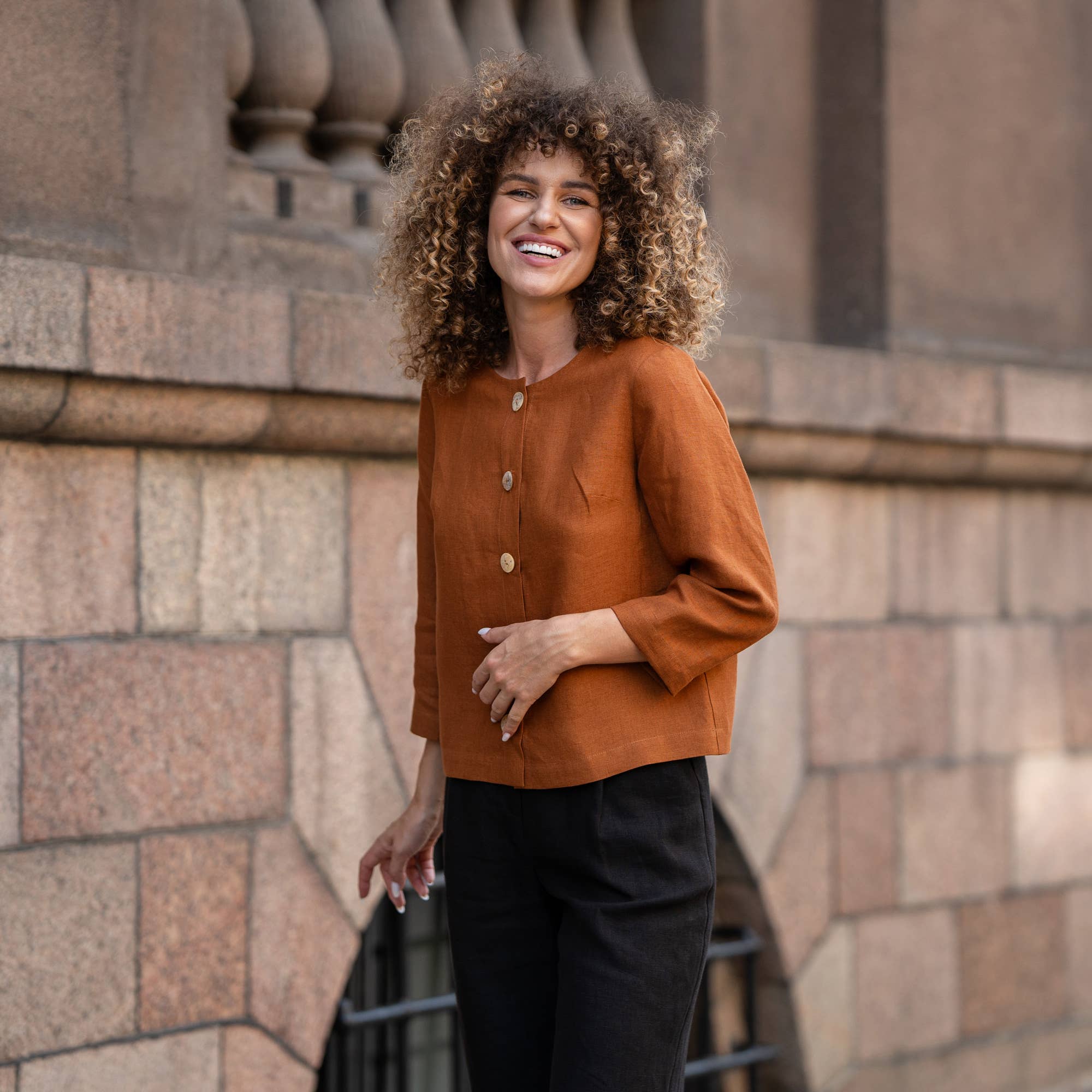 menique - Vendita all'ingrosso Giacca - Donna - Giacca Cardigan in Lino con Bottoni Alice - Blazer in Lino7