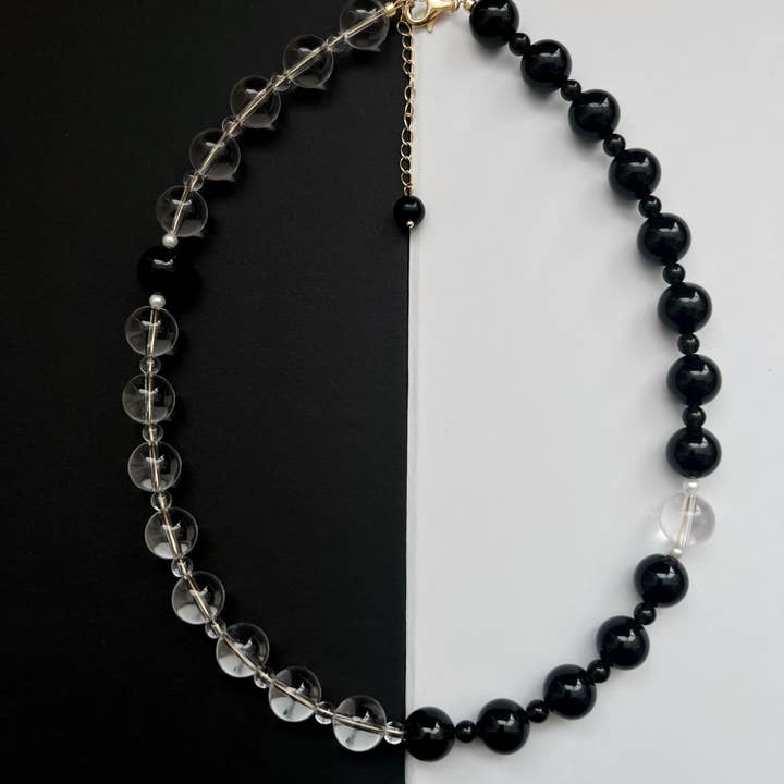 Collar Yin Yang | Obsidiana negra y cuarzo claro para venta al por mayor de Amaré