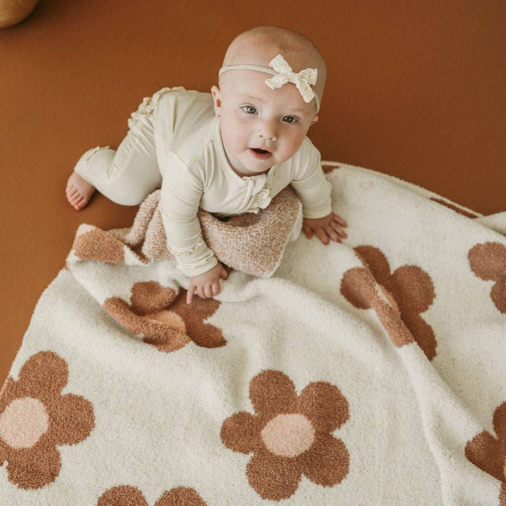 Harp Angel Boutique - Wholesale Bedding Blanket - Kids & Baby - Daisy Plush Blanket - Caramel & Pink2