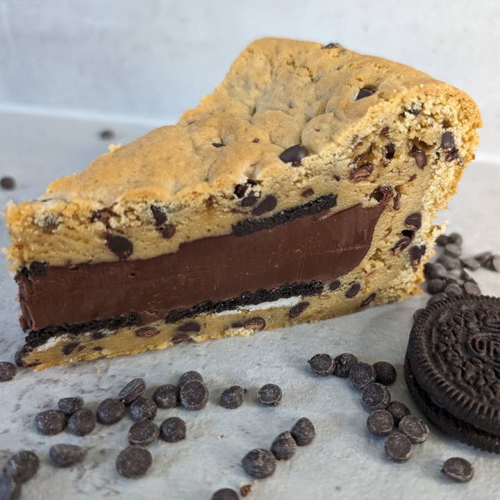 Untainted Tastes – wholesale Biscuit – Luxury Filled Cookie Pie (Chocolate Flavour)4