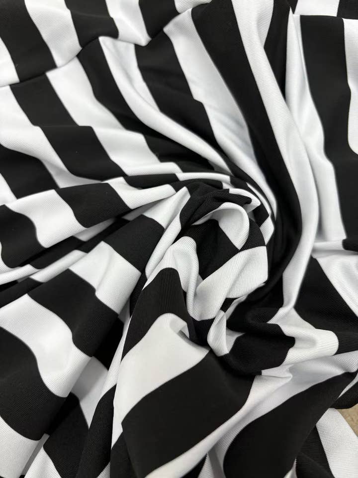 SVART Axelbandslös Randig Maxiklänning med delad fåll för wholesale på Faire2