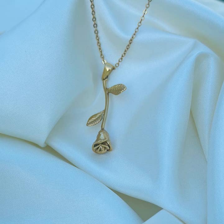 Collana Dainty Rose per la vendita all'ingrosso da parte di True Melanin LLC