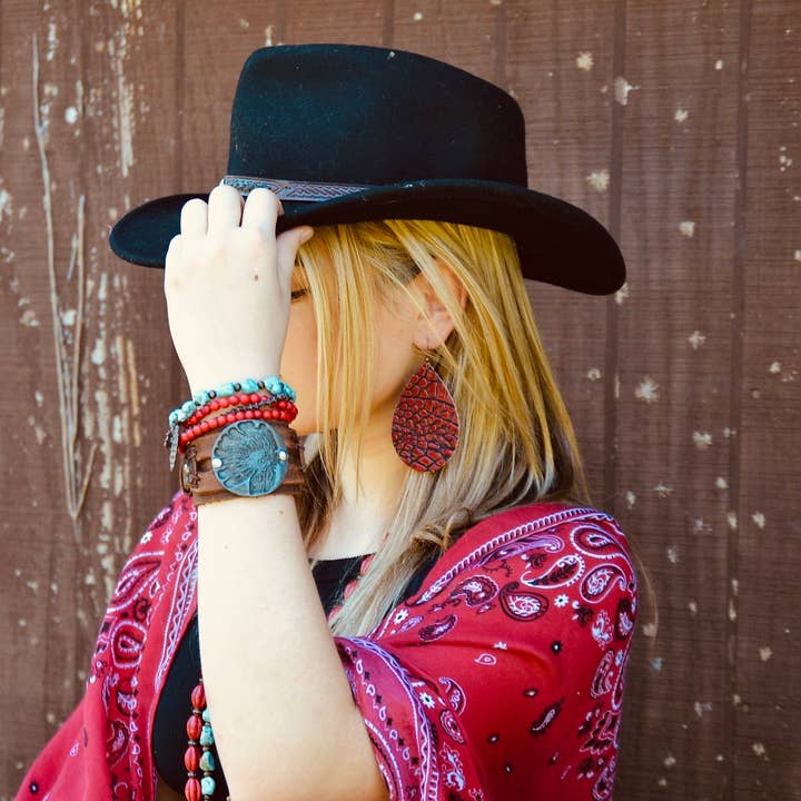 The Jewelry Junkie - Wholesale Cuff bracelet - **Molten Metal Leather INDIAN HEADDRESS Cuff Bracelet 069K1