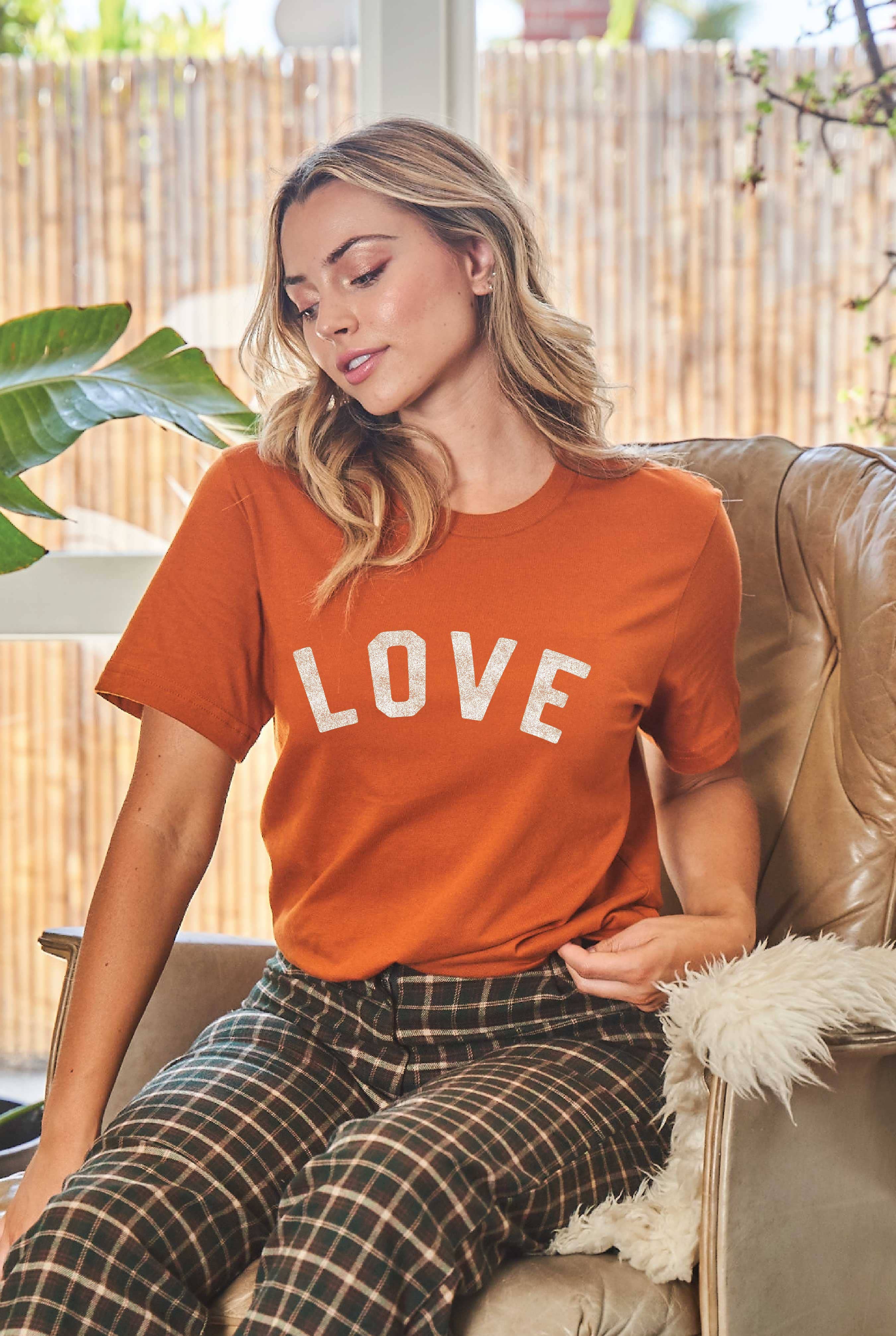 OAT COLLECTIVE – wholesale Screen printed t-shirt – Women′s – LOVE Graphic T-Shirt - Solid Colors1