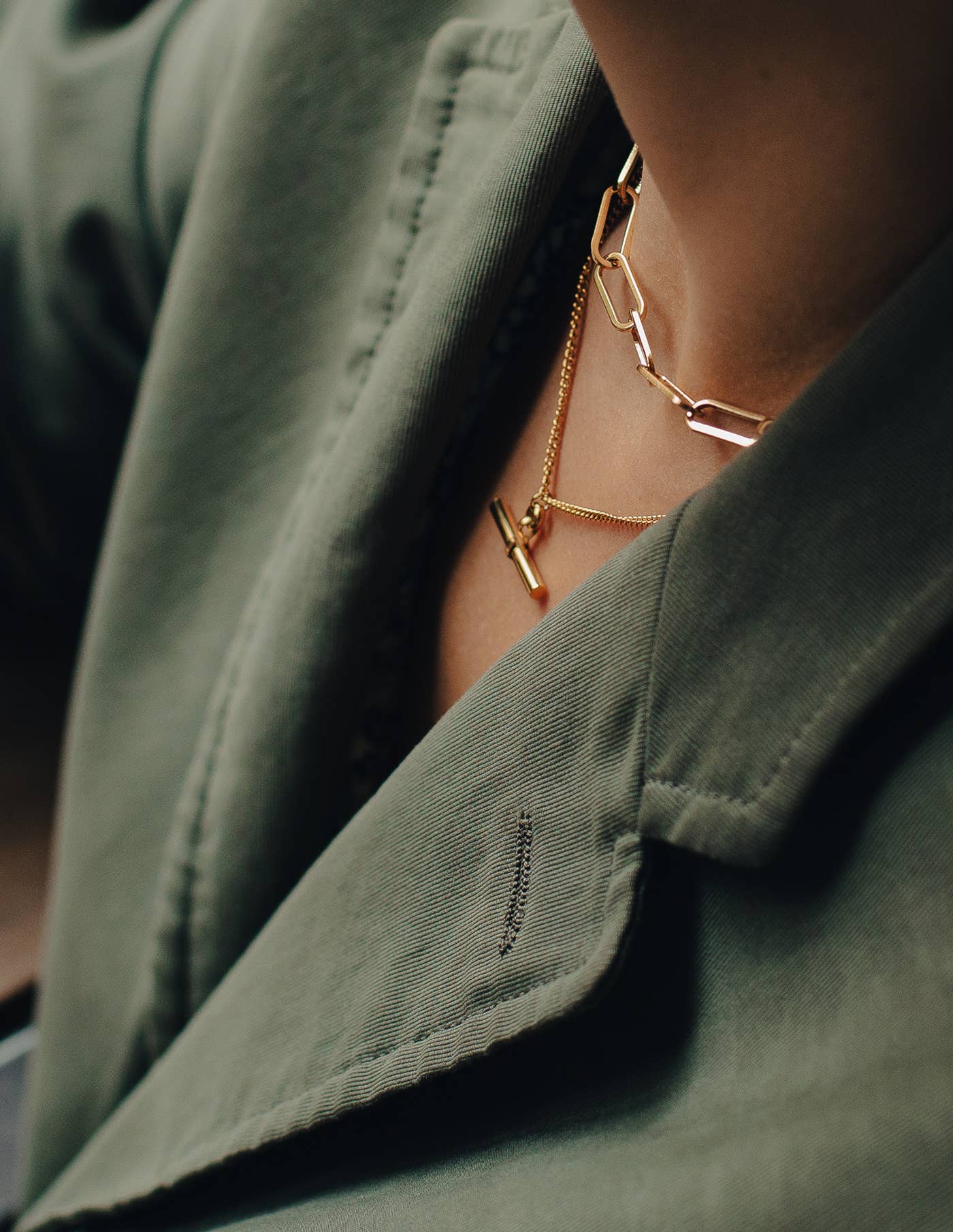 Nordic Muse - Venta al por mayor Collares con colgantes/abalorios - Collar de cadena con barra en T dorada, resistente al agua3