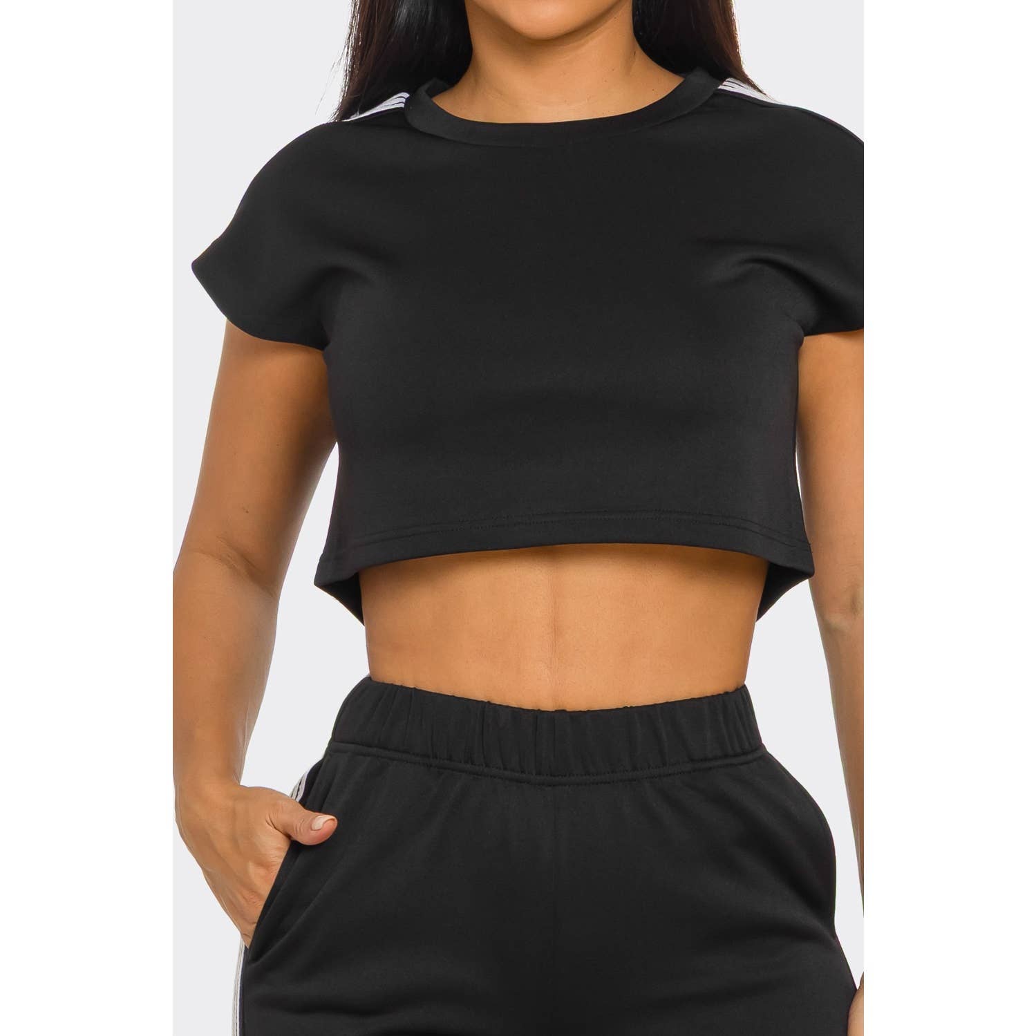 HiteJeans - Vendita all'ingrosso Completo sportivo - Donna - Set con Crop Top e Pantaloni da Tuta4