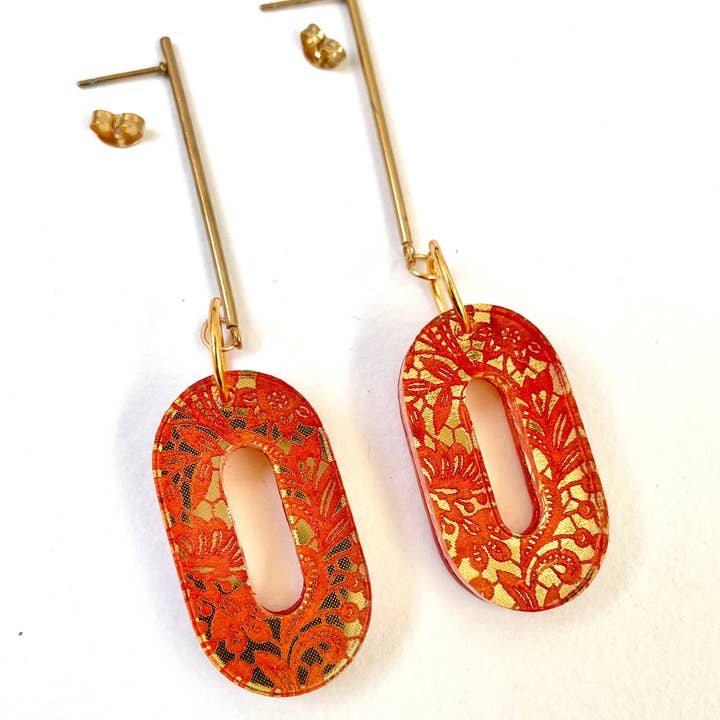 Mothú Jewellery - Wholesale Dangle Earrings - Dangle earring, scarlet and gold acrylic, lace pattern, gold
