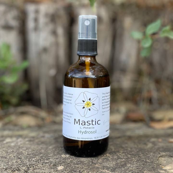 Lentiskhydrolat (Mastic) för wholesale av Over the Edge Farm