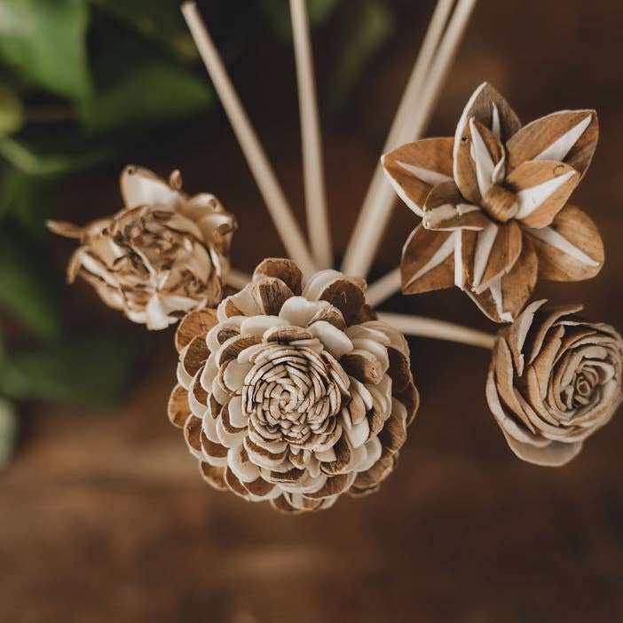 Handgjorda blommiga vass för wholesale av Simply Modern Scents