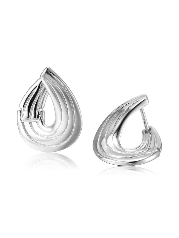 De definierade örhängena för wholesale av Tilary Limited