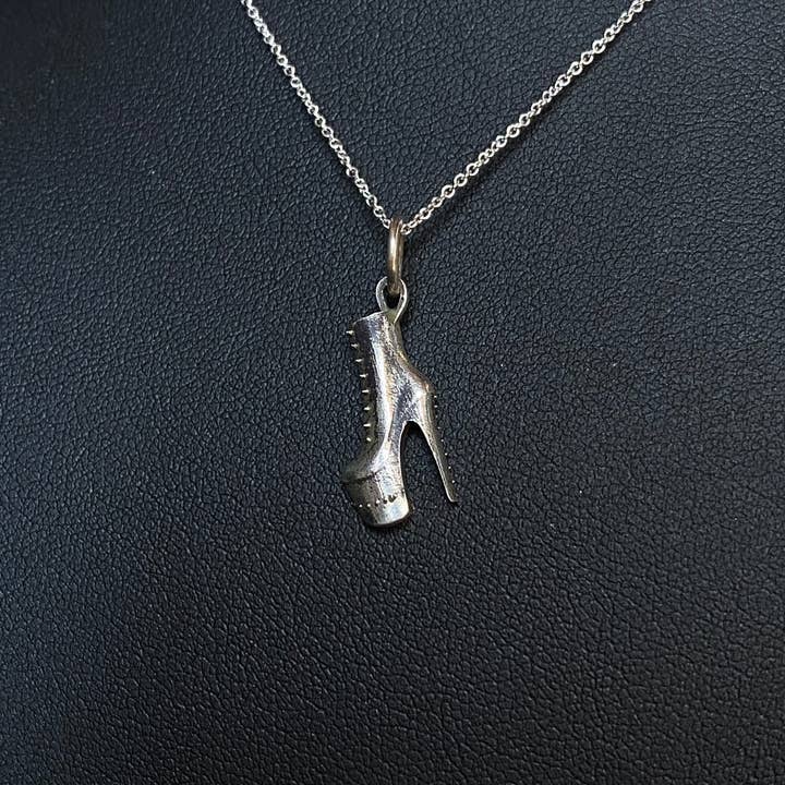 Fetish - Small stiletto heel pendant, silver for wholesale by Horny Cat Jewellery