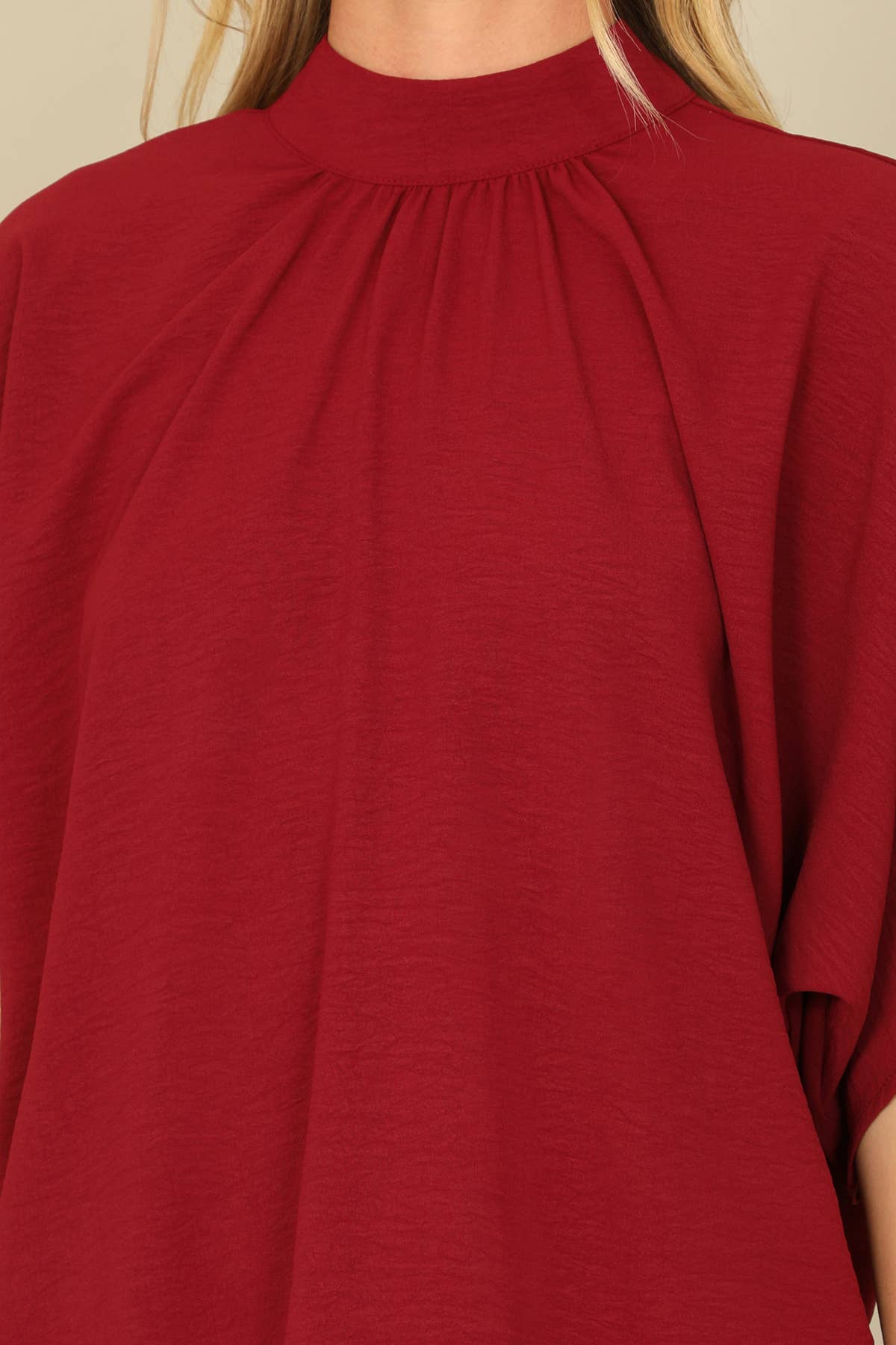 You & Me – Großhandel Bluse – Damen – YMT20083V-SOLID RÜCKENBAND DOLMAN-ÄRMEL HOCHHALS-TOP34