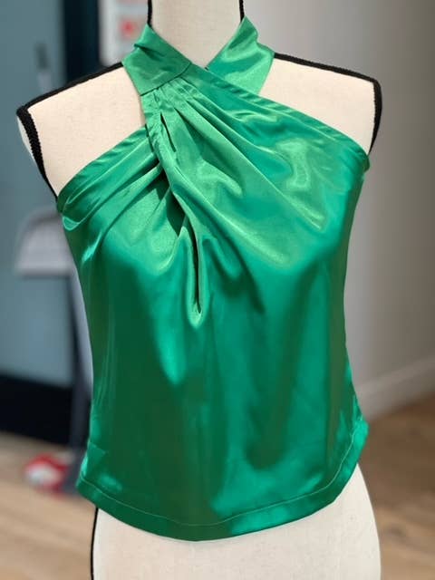 Grön glänsande ärmlös topp för wholesale av YAELA