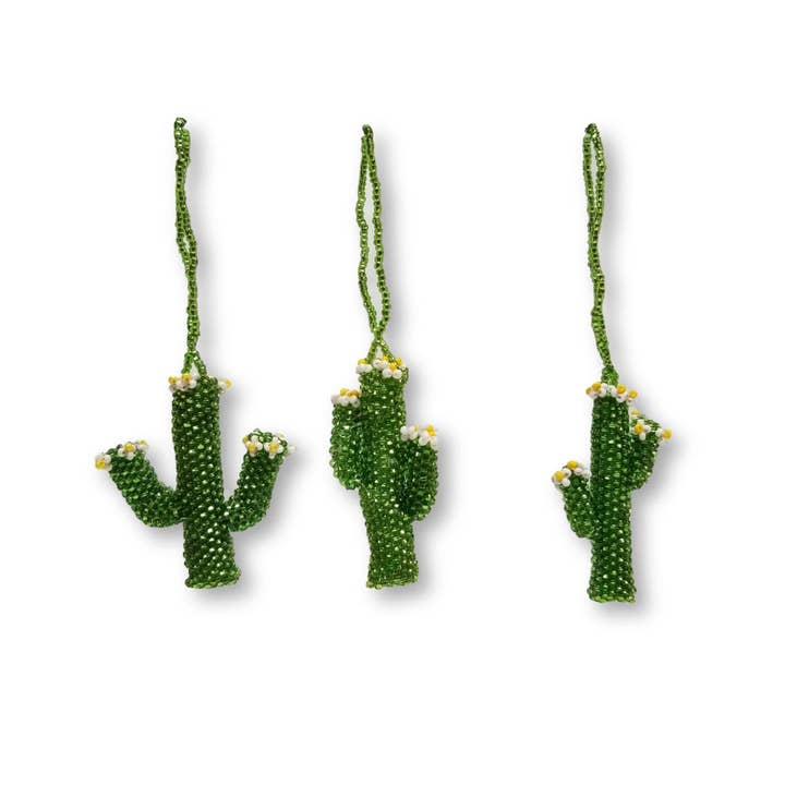 Lumily - Vente Objets de décoration - Ornement artisanal en perles de rocaille en forme de cactus - Guatemala4