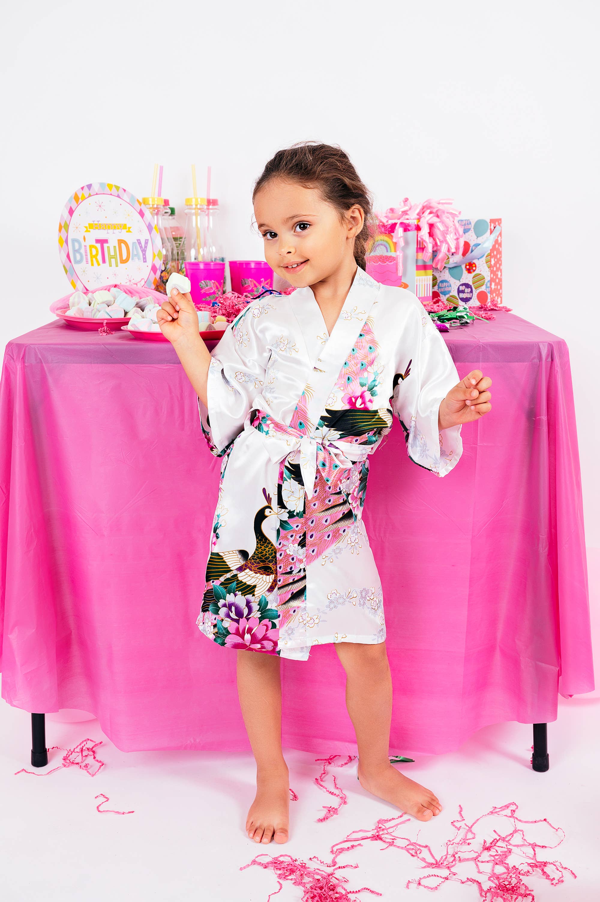 Sisters G Kids – Roupão de banho - Crianças por atacado – Kimonos infantis de cetim com estampa floral e pavão6