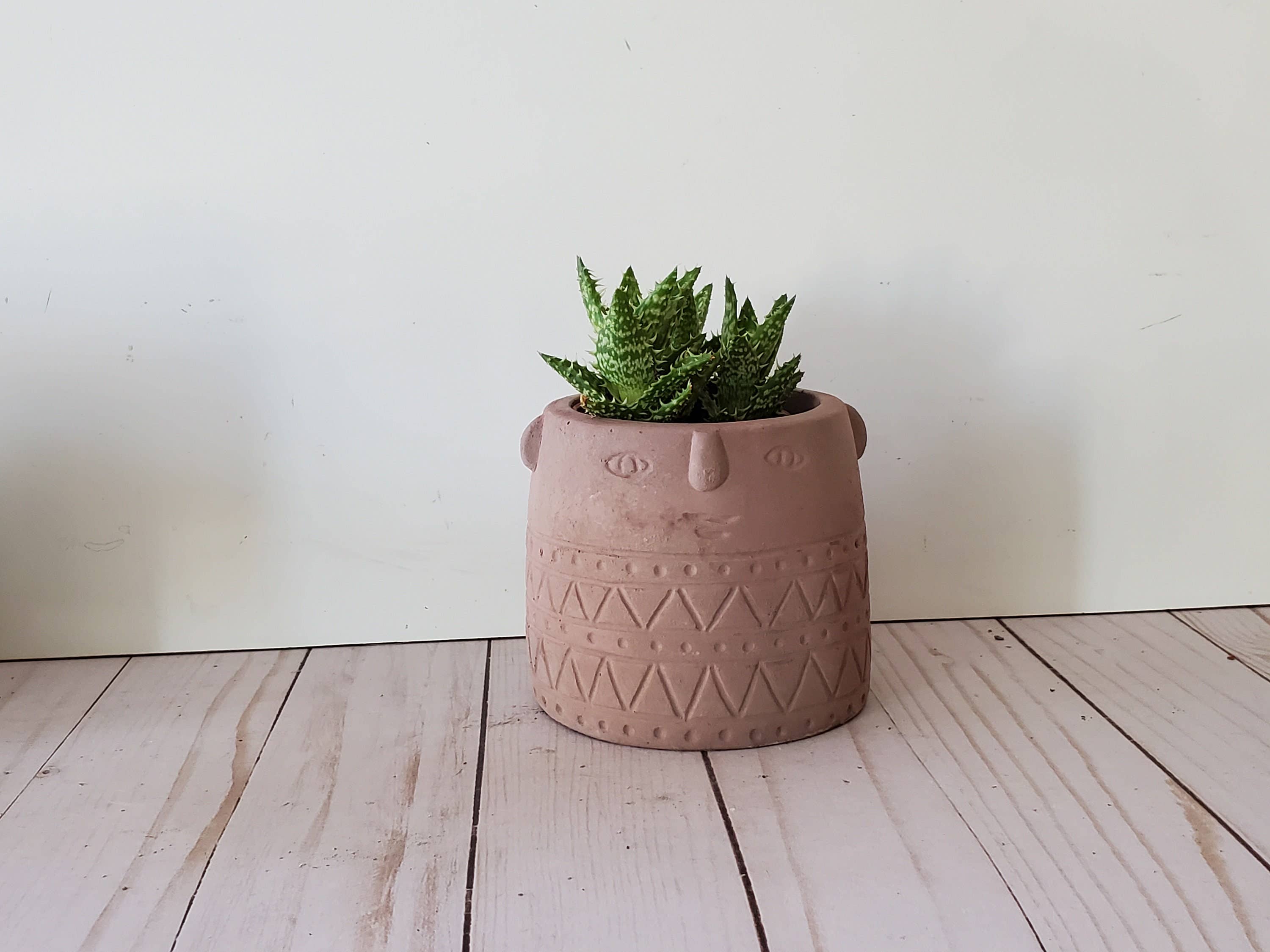 House Americana - Wholesale Plant Pot - Aztec Planter Pot With Drainage4