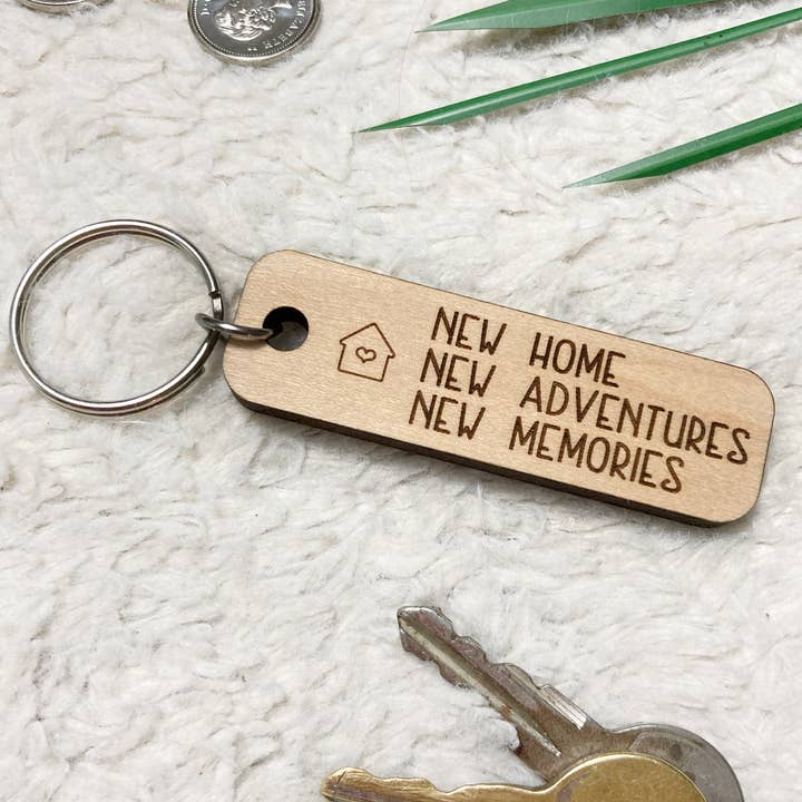 New Home New Adventures New Memories houten sleutelhanger voor wholesale door Maria's Heaven
