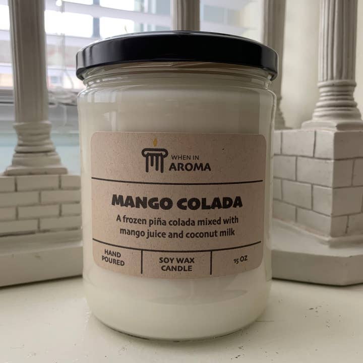 Mango Colada Soy Ljus för wholesale av When In Aroma Candle Company