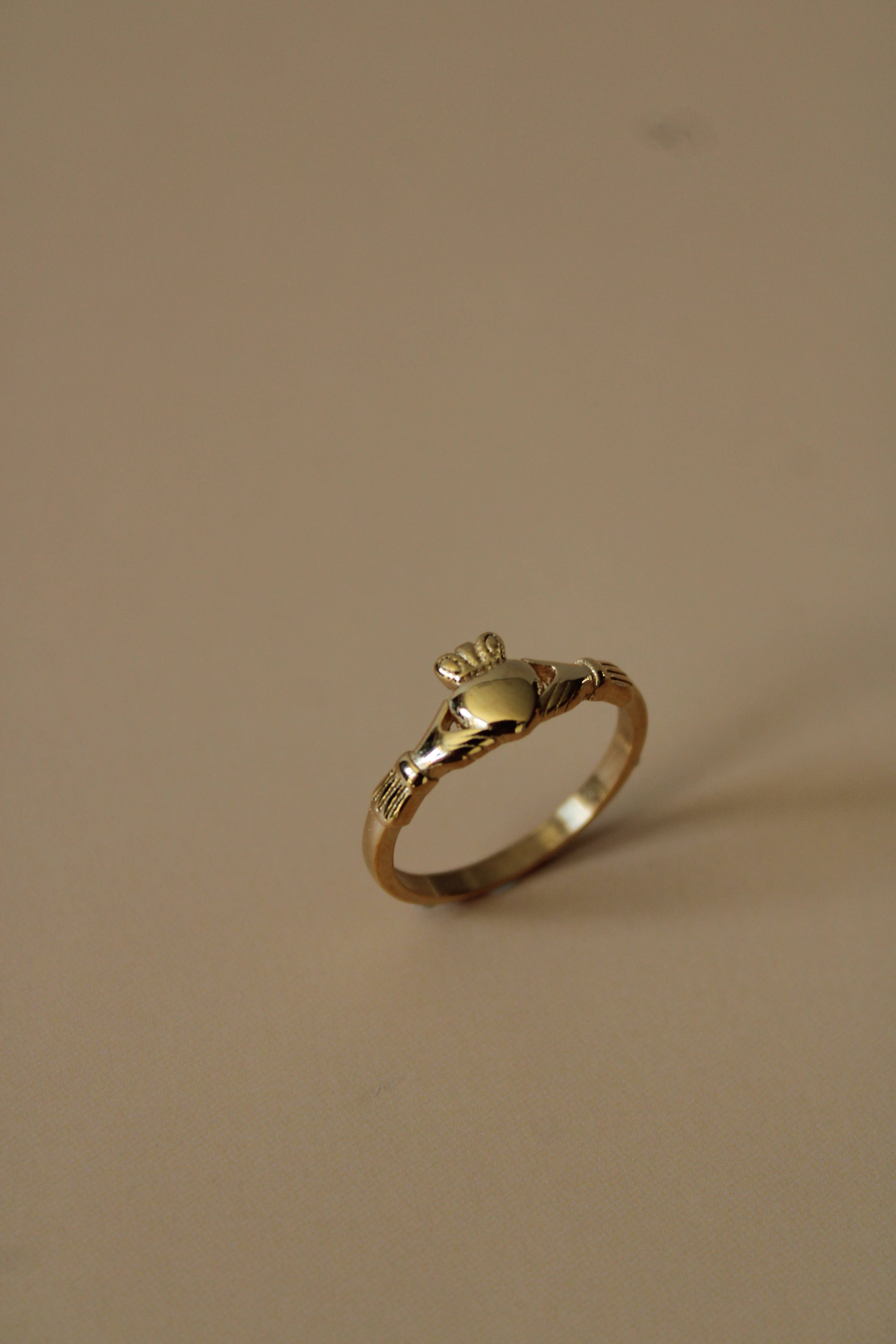 24th & Gold – wholesale Band/stacked ring – Claddagh Ring1