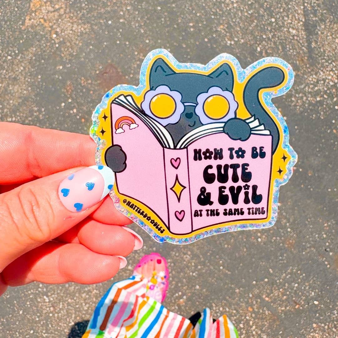 NatterDoodle - Vendita all'ingrosso Adesivo - Adesivo Libro da Leggere Gatto: Come Essere Carino e Malvagio allo Stesso Tempo2